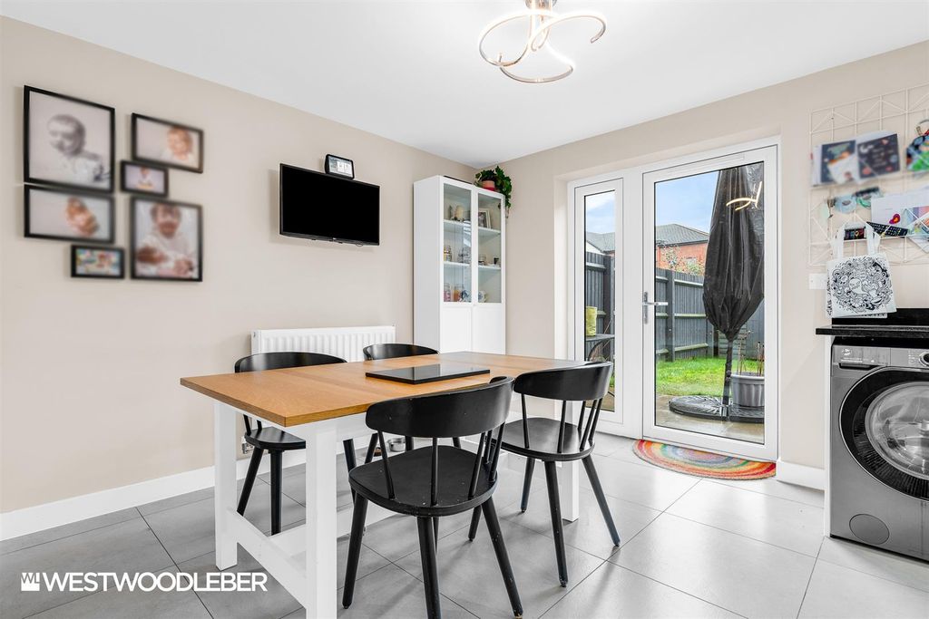 Property photo 3 of 21 Internal-7.Jpg