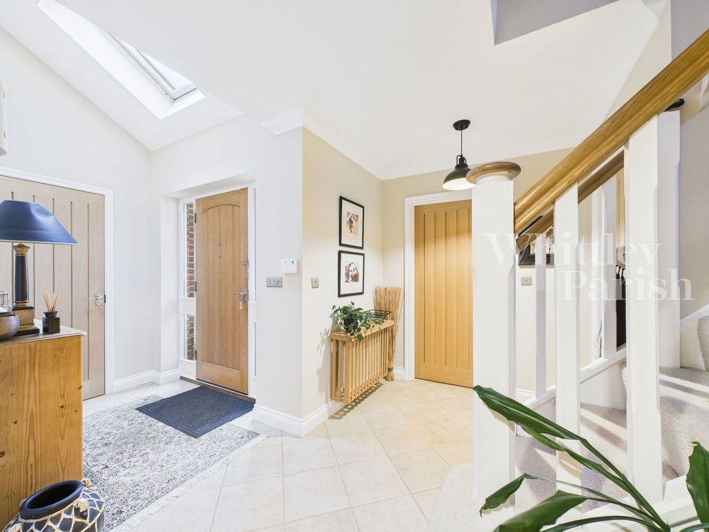 Property photo 2 of 25