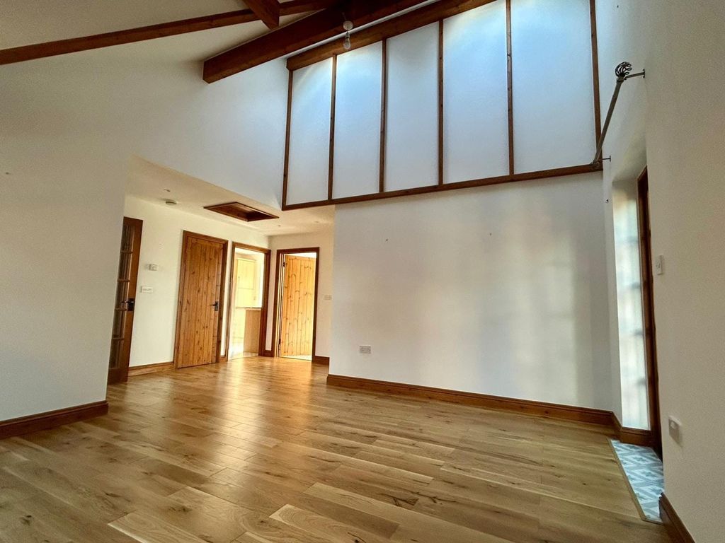 Property photo 2 of 10 E0Da7704-7A9c-440A-B