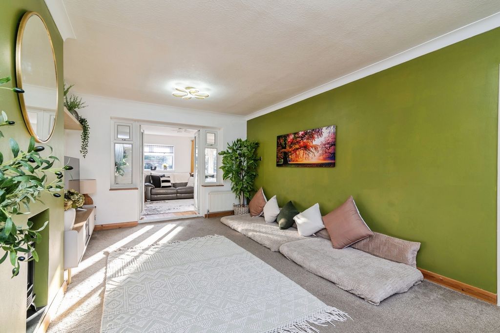 Property photo 2 of 17 Photo