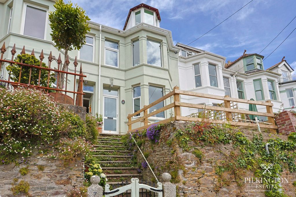 Property photo 2 of 13 5169033