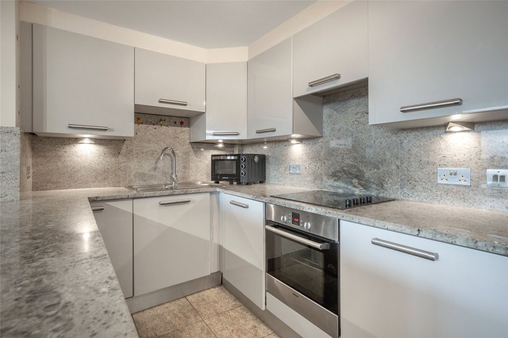 Property photo 2 of 12 Picture No. 05