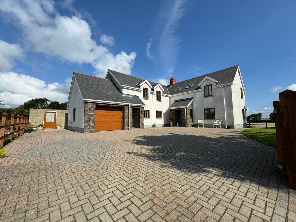 Property photo 1 of 52