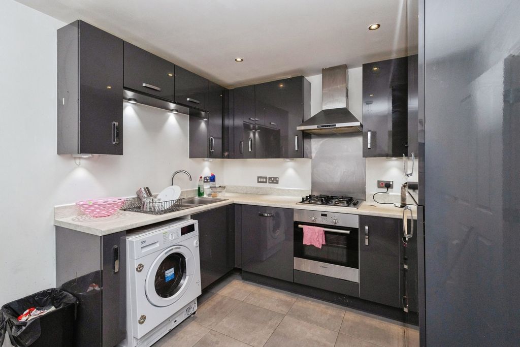 Property photo 3 of 12 Pbox-Img.Jpg
