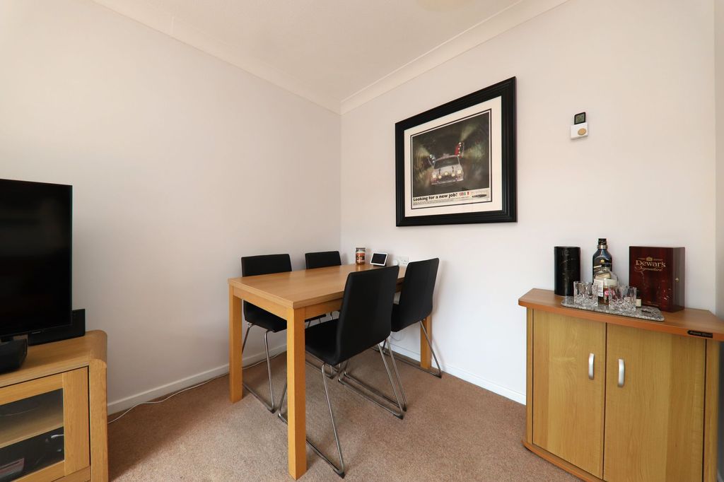 Property photo 3 of 15 Dining