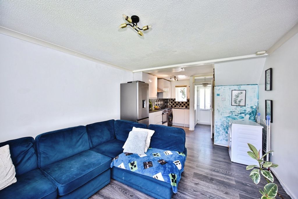 Property photo 2 of 10 Pbox-Img.Jpg