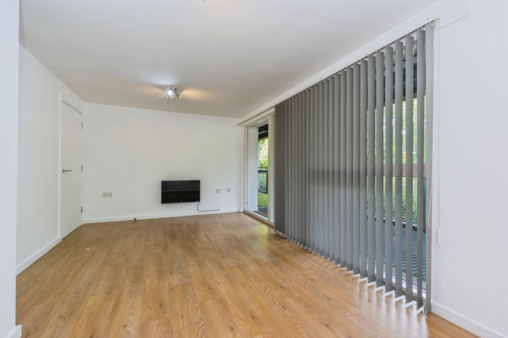 Property photo 2 of 20 Pbox-Img.Jpg