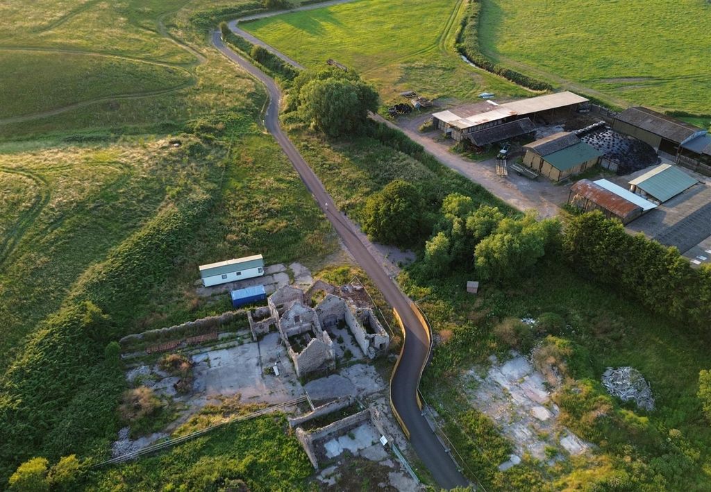 Property photo 2 of 11 Dji_0144.Jpg