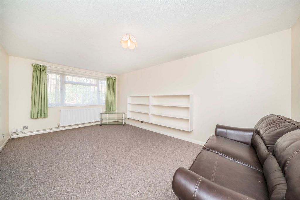Property photo 3 of 7