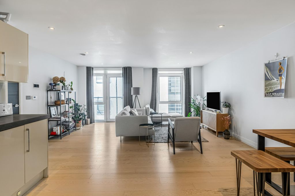 Property photo 1 of 15 Reception