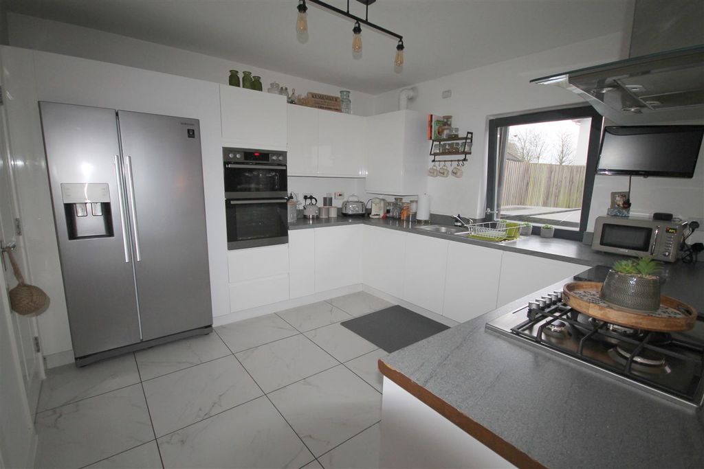 Property photo 2 of 29 Kitchen 2.Jpg