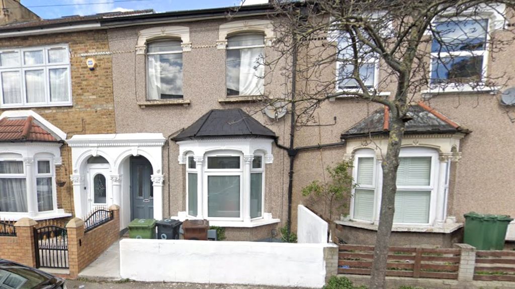 Property photo 1 of 8 1005451