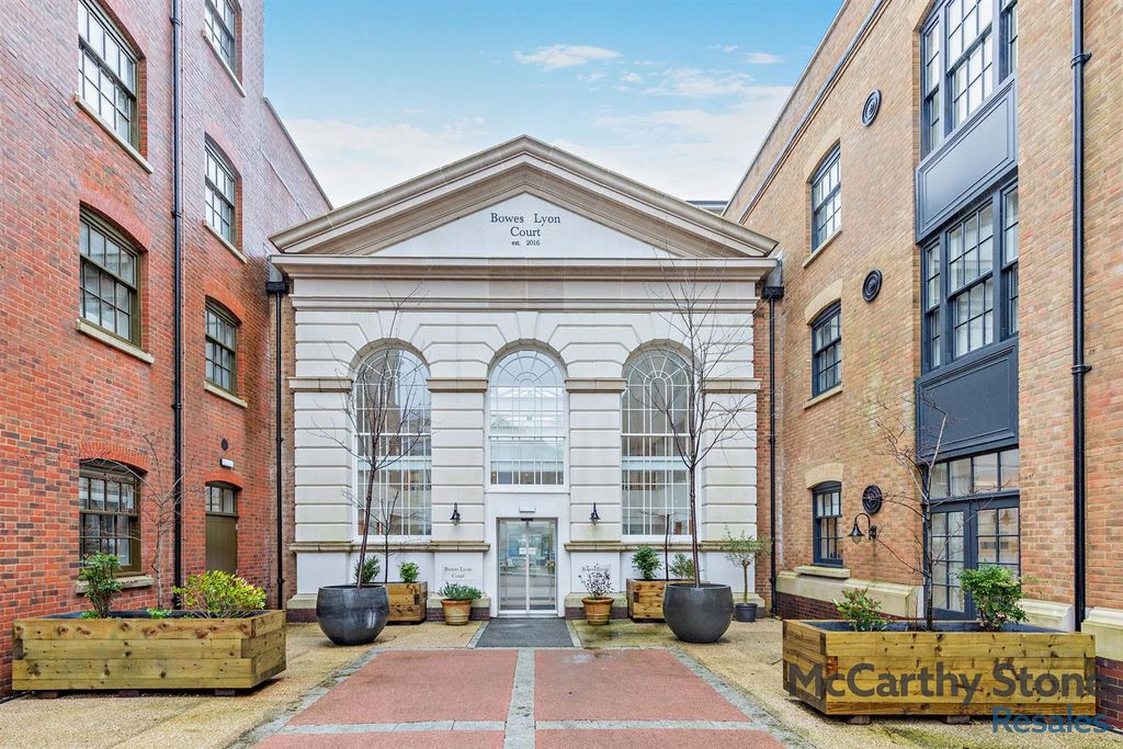 Property photo 1 of 19 Bowes Lyon Court