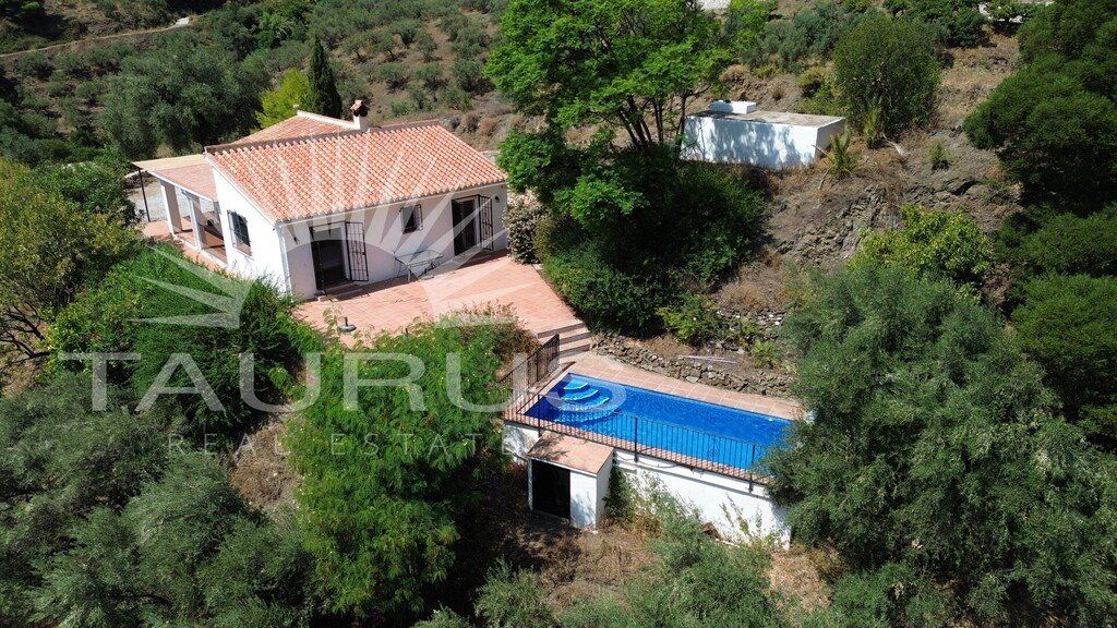 Property photo 1 of 20