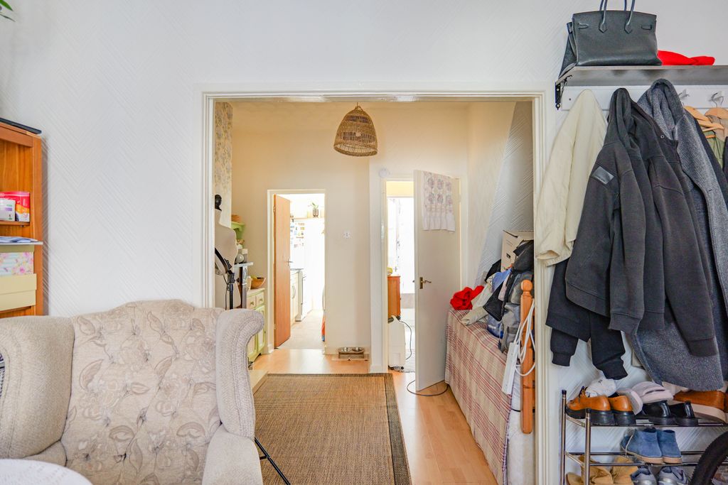 Property photo 3 of 20