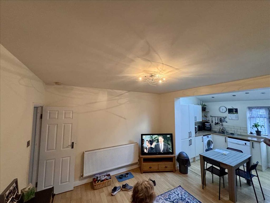 Property photo 3 of 11 Dining Room