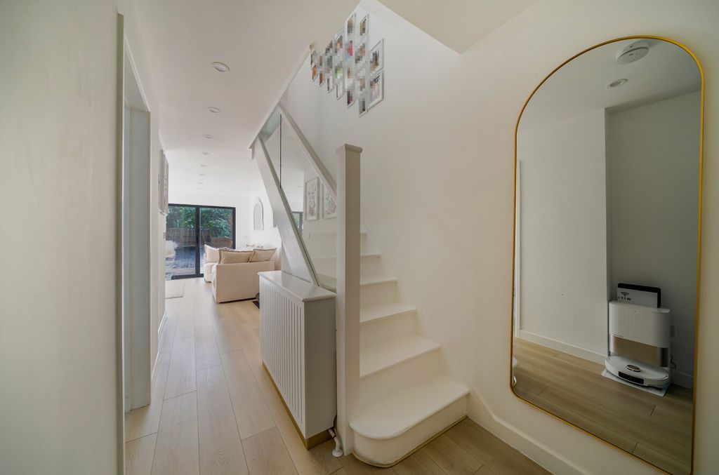 Property photo 3 of 26 1419163-10-699Ed6...