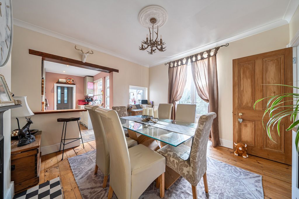 Property photo 3 of 24 Reception