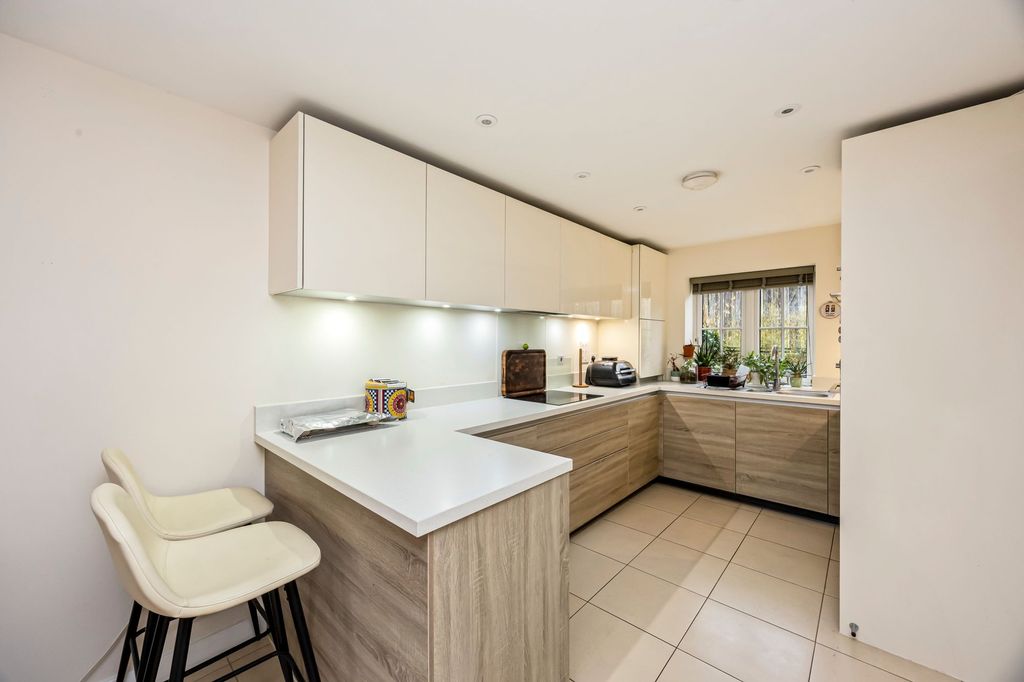 Property photo 3 of 21