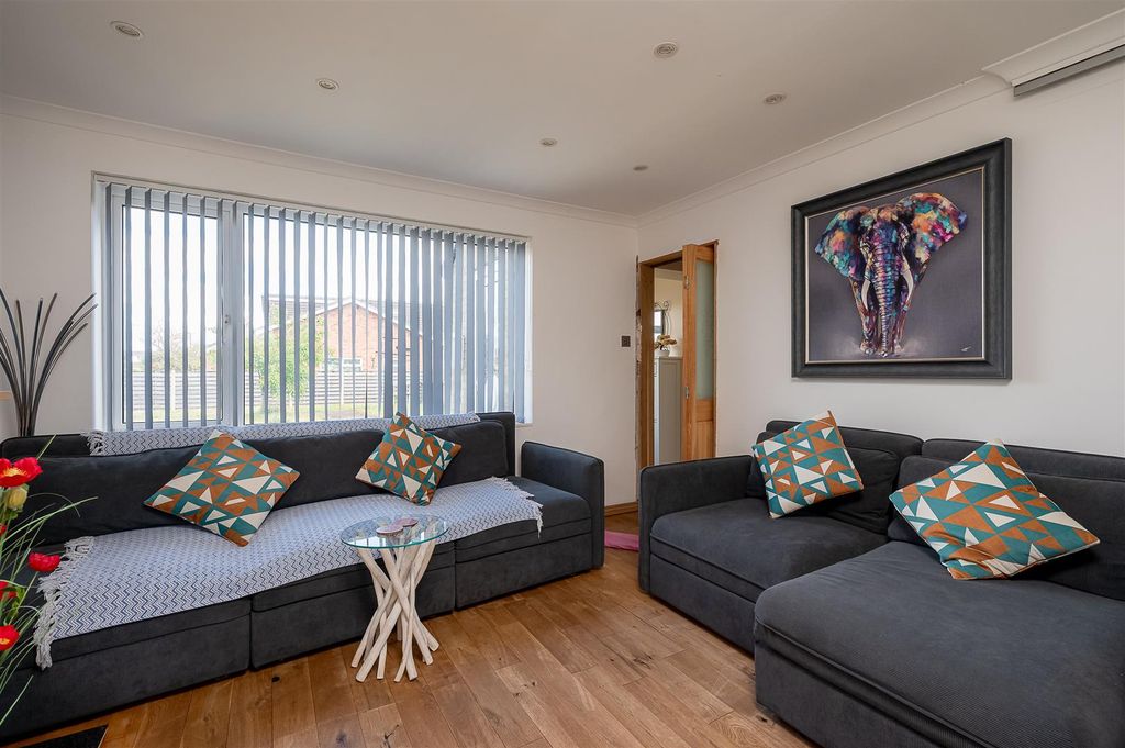 Property photo 2 of 18 60 Beech Avenue-12.Jpg