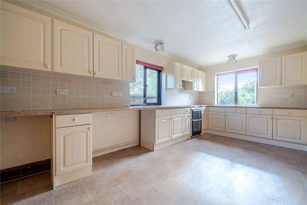 Property photo 2 of 12 Kitchen