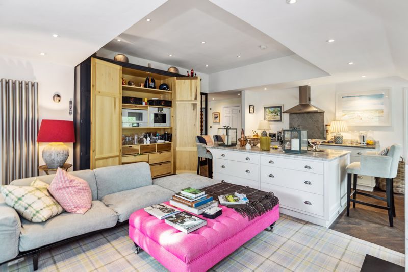 Property photo 3 of 21 Photo 5