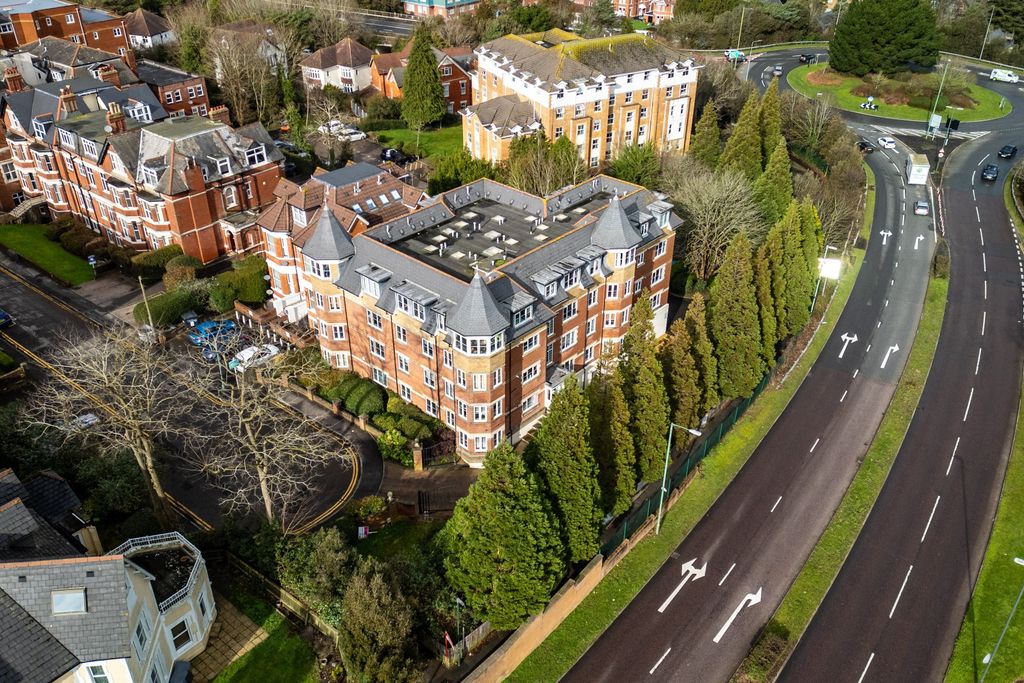 Property photo 1 of 11 External