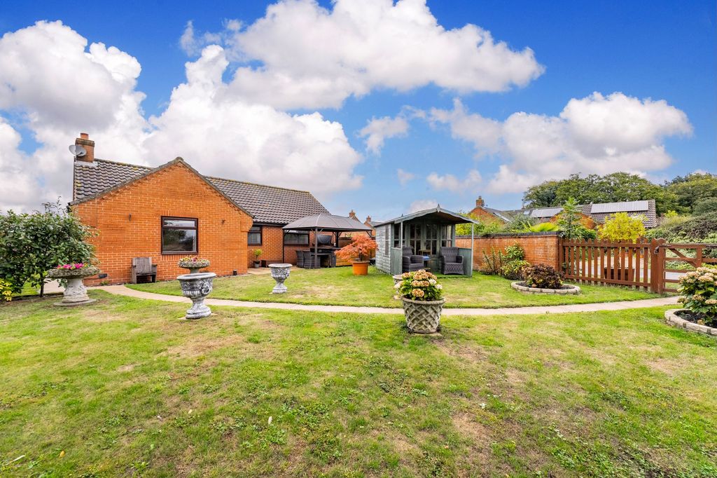 Property photo 2 of 24