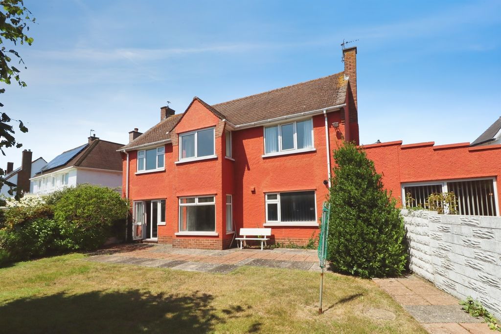 Property photo 2 of 23