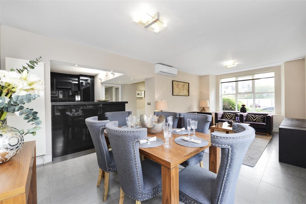Property photo 1 of 13 30Bc Dining.Jpg