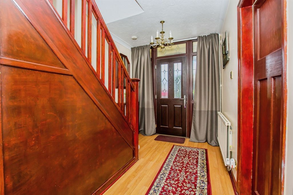 Property photo 2 of 18