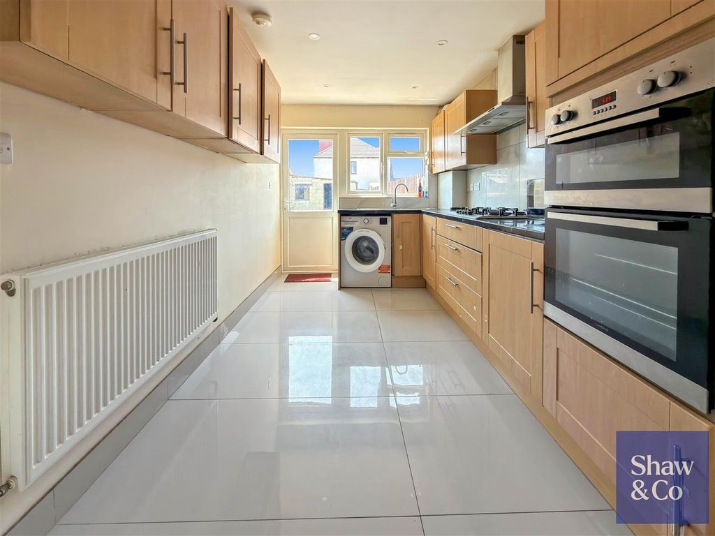 Property photo 3 of 13 Kitchen.Jpg