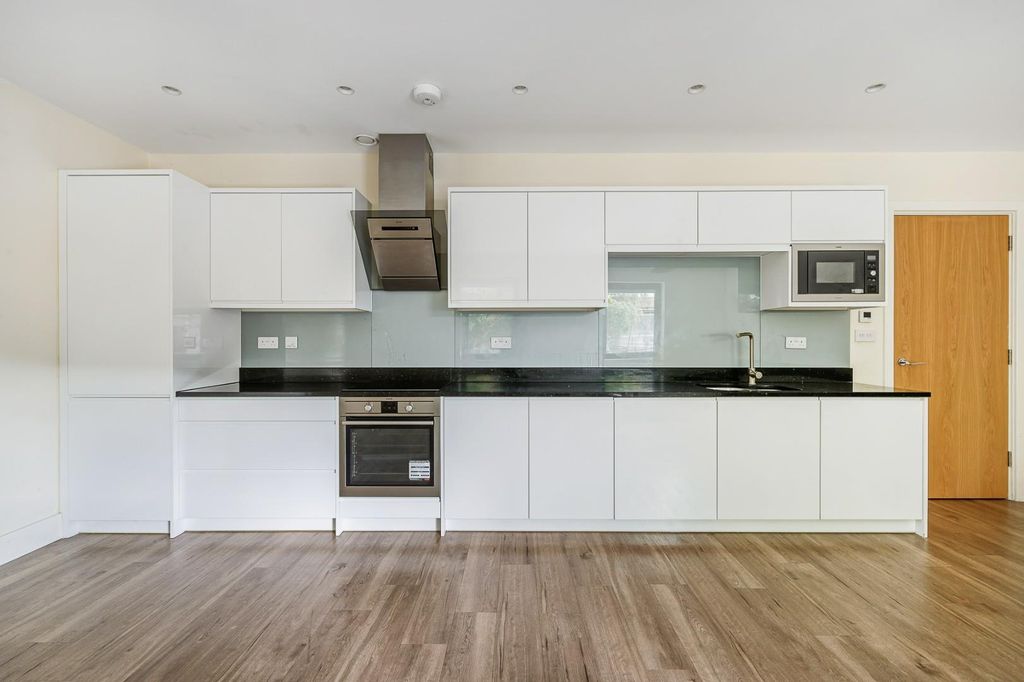 Property photo 3 of 12 3 Tunstall Court-6.Jpg