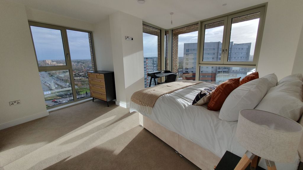 Property photo 2 of 26