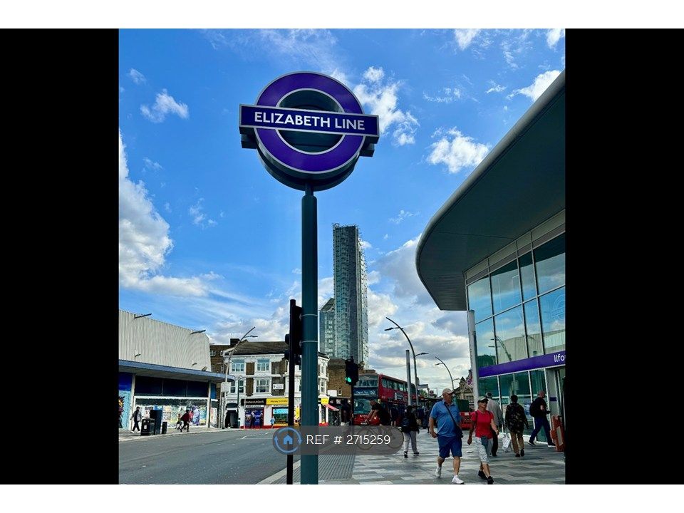 Property photo 3 of 23 Elizabeth Line