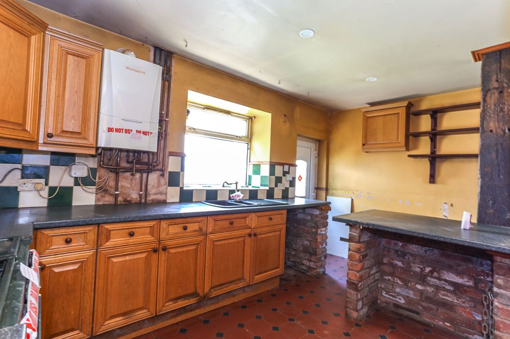 Property photo 2 of 16