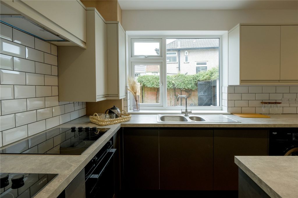 Property photo 3 of 20 Picture No. 10