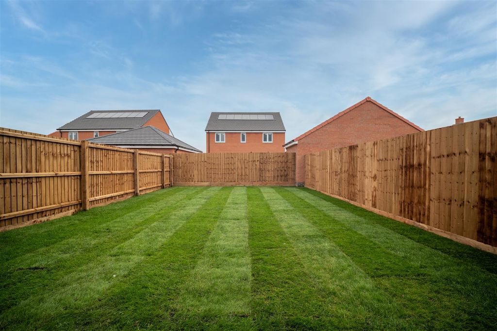 Property photo 2 of 14 Rear Garden