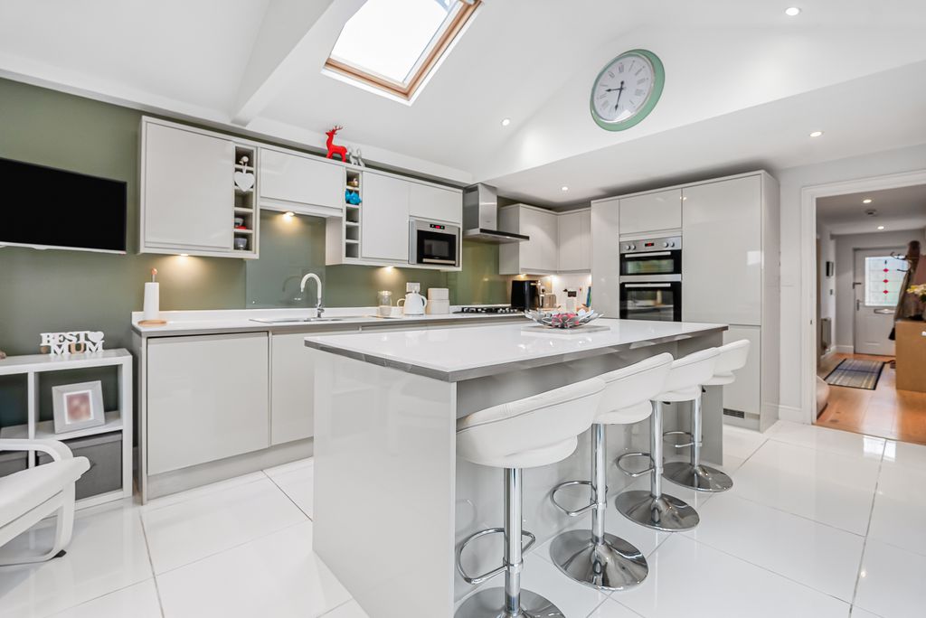 Property photo 2 of 26 Kitchen