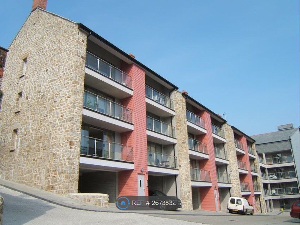 Property photo 1 of 8 Building Exterior