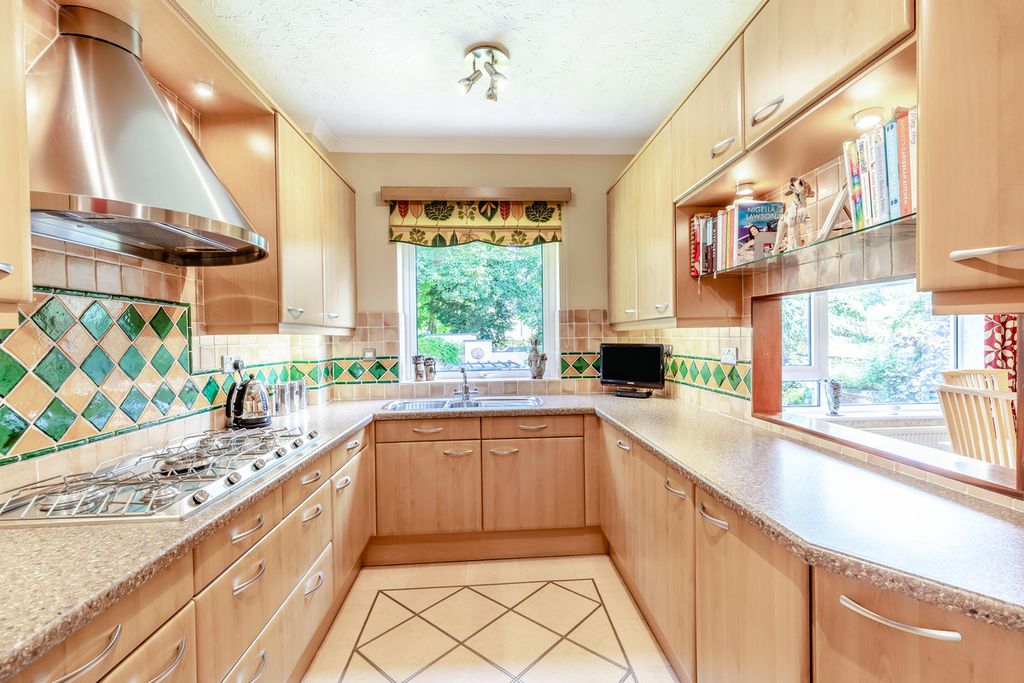 Property photo 3 of 45