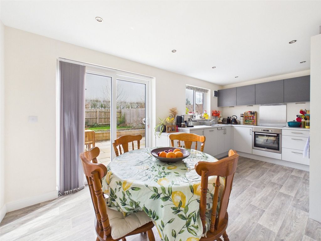 Property photo 2 of 24 Picture No. 14