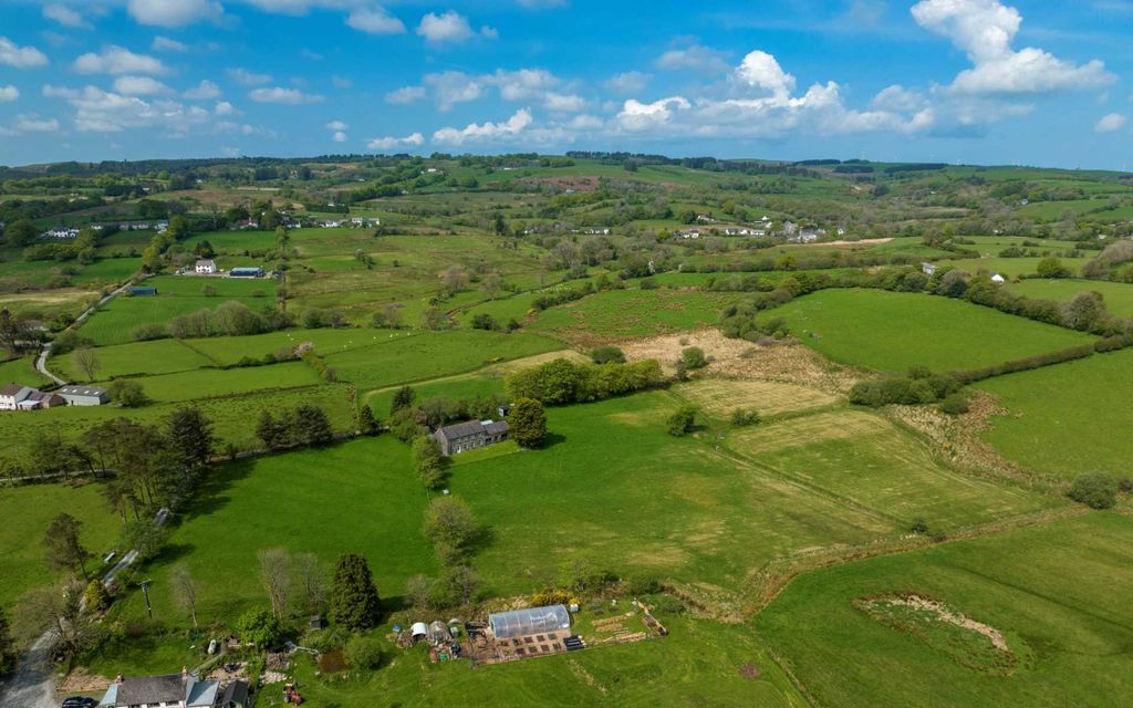 Property photo 2 of 47