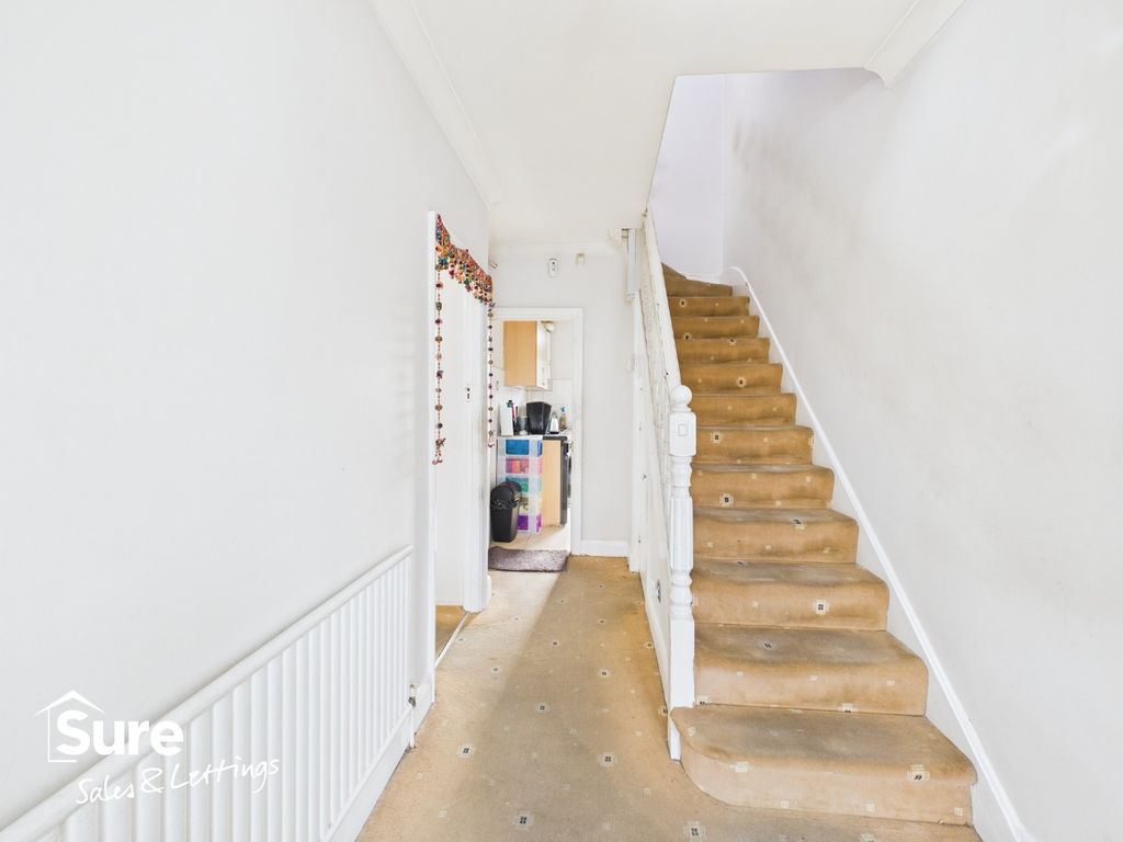 Property photo 3 of 19 4645015