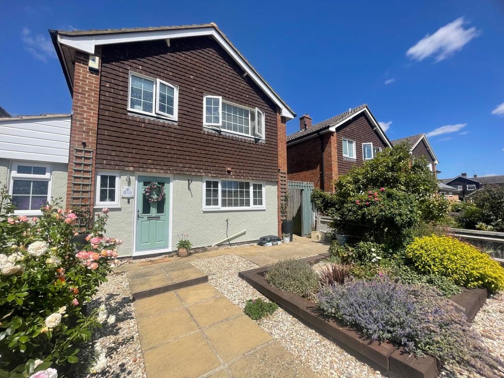 Property photo 1 of 27 Newfront 11/08