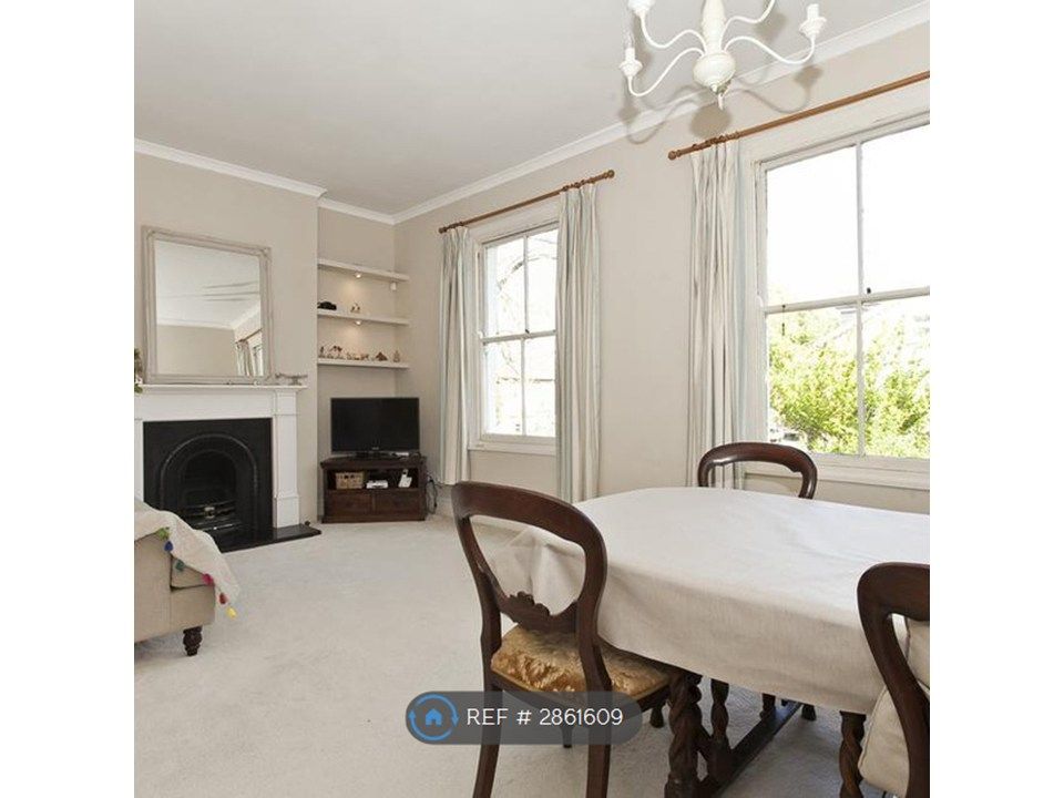 Property photo 1 of 6 Living Room