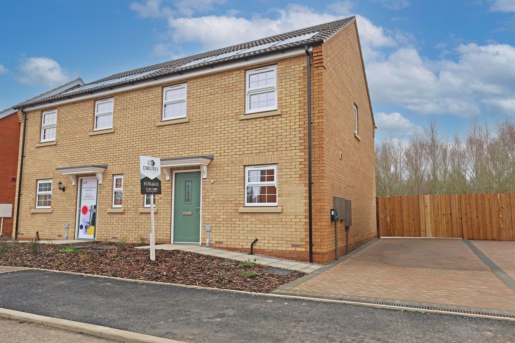 Property photo 1 of 15 (Main)