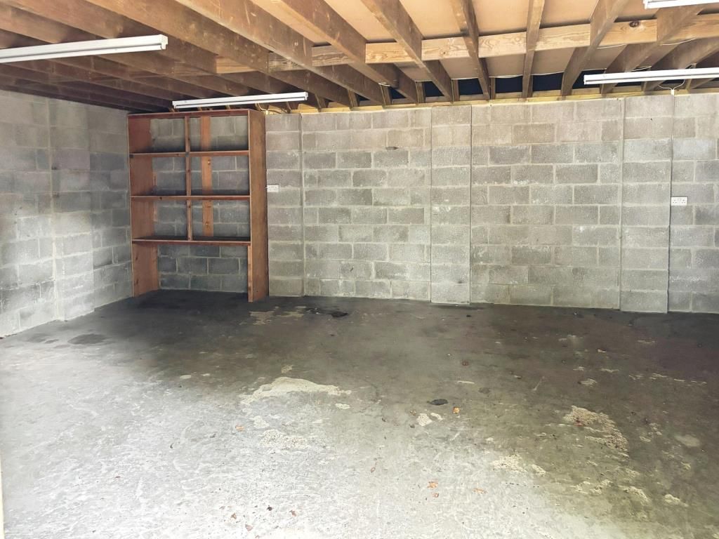 Property photo 2 of 2 Internal