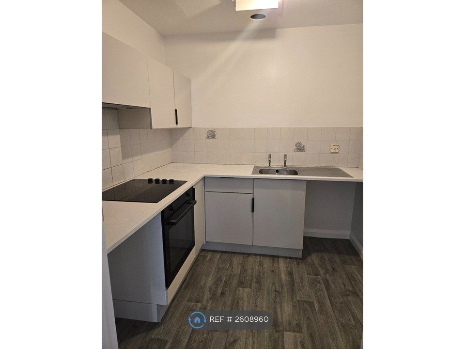 Property photo 1 of 4 Kitchen