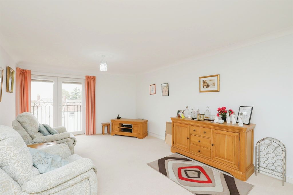Property photo 3 of 15
